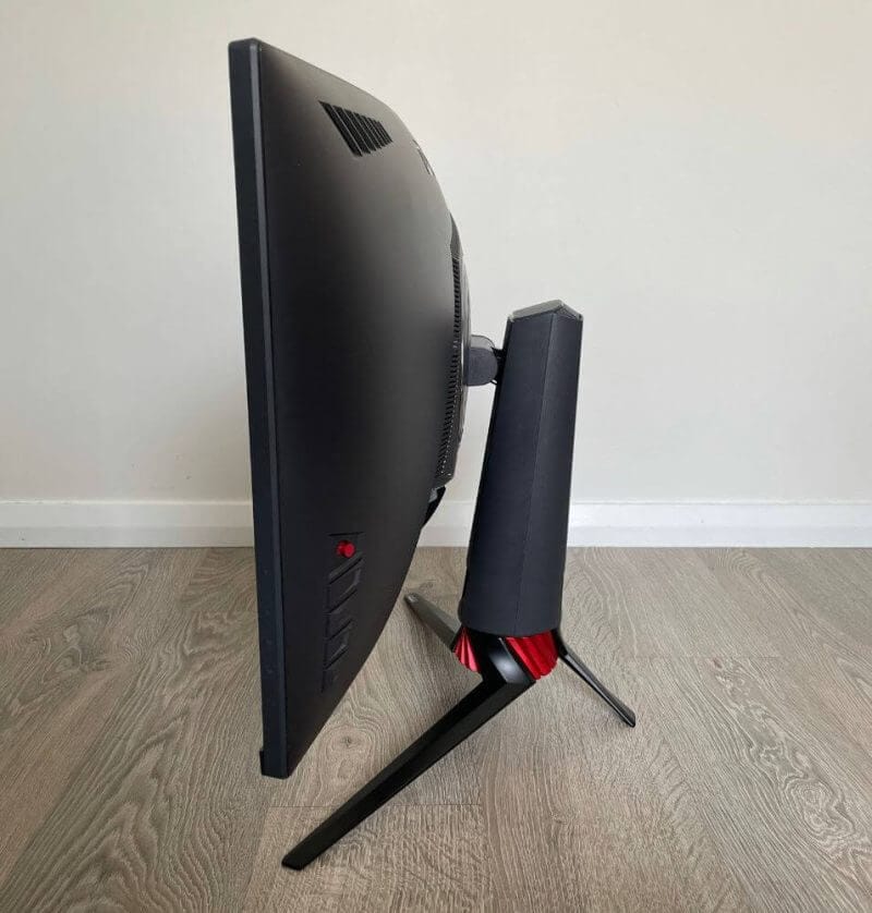 ASUS ROG Strix XG32VQR Gaming Monitor Review 9 ASUS XG32VQR review photos 05 ASUS ROG Strix XG32VQR Gaming Monitor Review