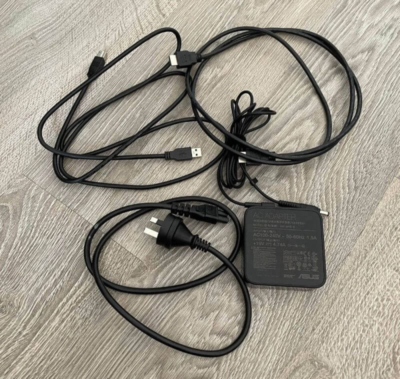 ASUS ROG Strix XG32VQR Gaming Monitor Review 2 ASUS XG32VQR review photos 13 ASUS ROG Strix XG32VQR Gaming Monitor Review