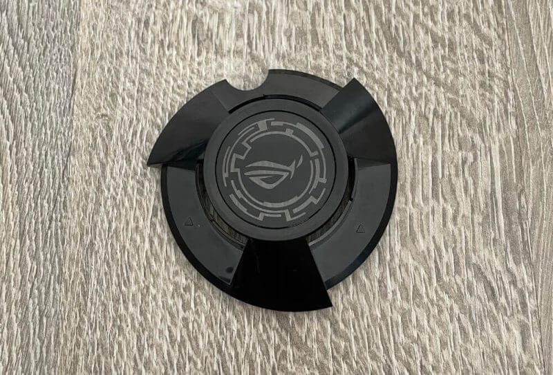 ASUS ROG Strix XG32VQR Gaming Monitor Review 3 ASUS XG32VQR review photos 14 ASUS ROG Strix XG32VQR Gaming Monitor Review