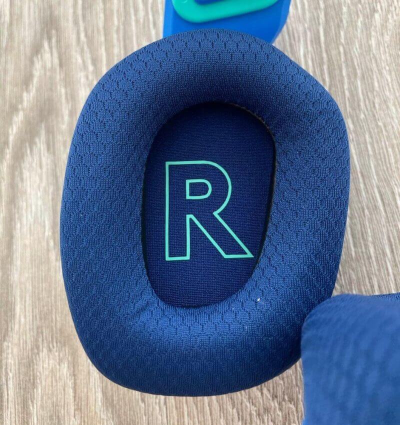 Logitech G733 Lightspeed Wireless Headset Review 12 Logitech G733 review photos 09 Logitech G733 Lightspeed Wireless Headset Review