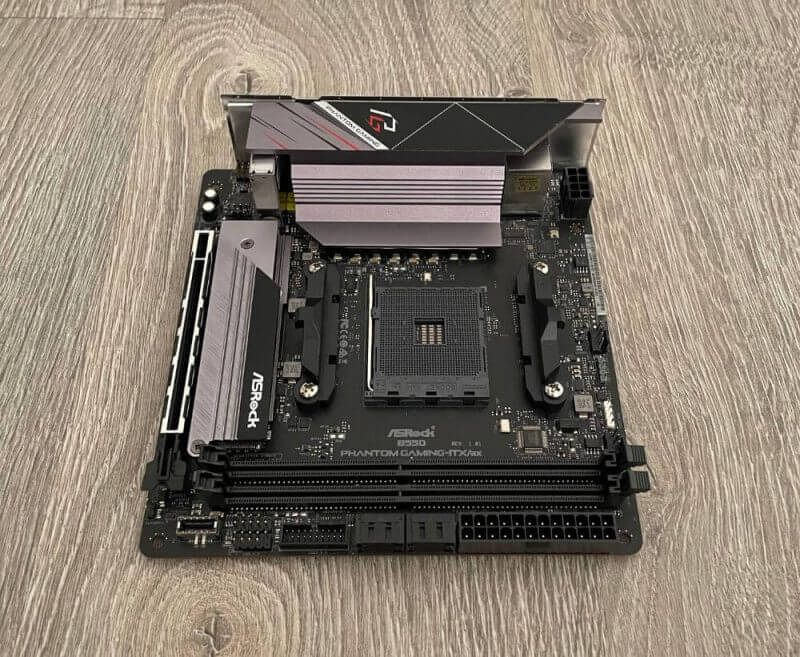 ASRock B550 Phantom Gaming-ITX/ax Motherboard Review