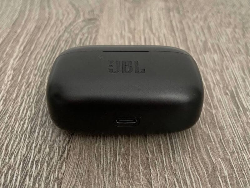 JBL Live 300TWS Review 7 JBL Live 300 TWS Review 04 JBL Live 300TWS Review