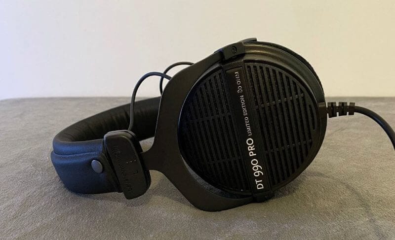 beyerdynamic DT990 pro limited 80Ω Amazon.com: beyerdynamic DT 990 Pro Over-Ear Studio Monitor