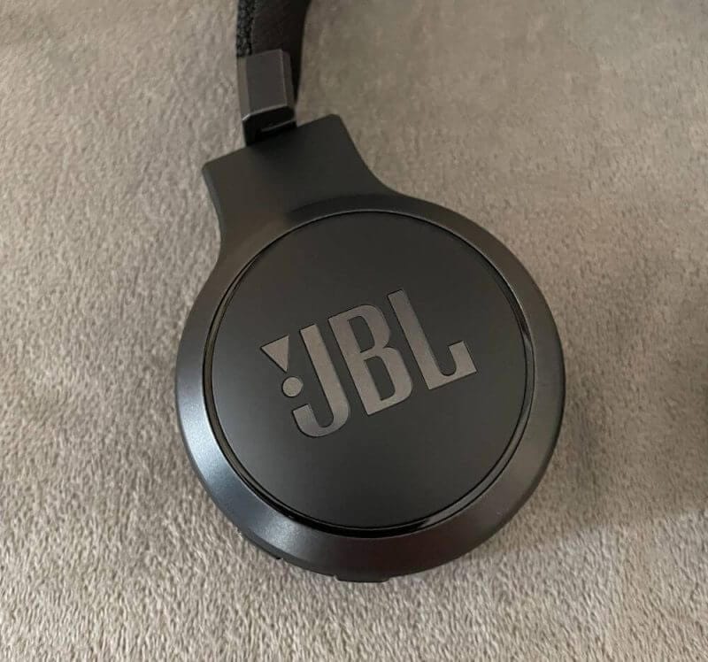 JBL Live 460NC Headphones Review 7 JBL Live 460 NC Review 06 JBL Live 460NC Headphones Review