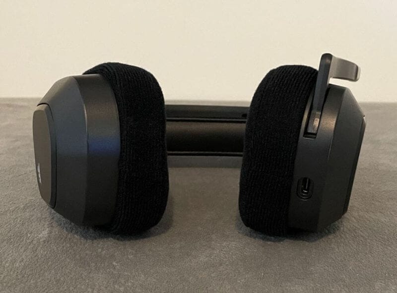 Corsair HS80 Wireless Review 06 Corsair HS80 RGB Wireless Headset Review