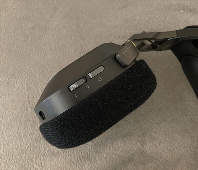 Corsair HS80 Wireless Review 08 Corsair HS80 RGB Wireless Headset Review