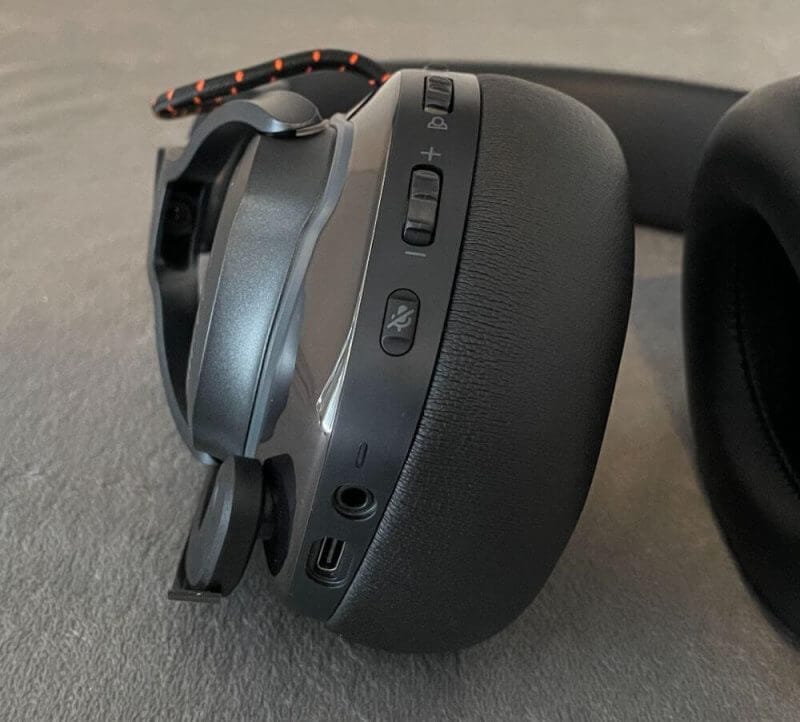 jbl quantum 800 review7 JBL Quantum 800 Wireless Gaming Headset Review