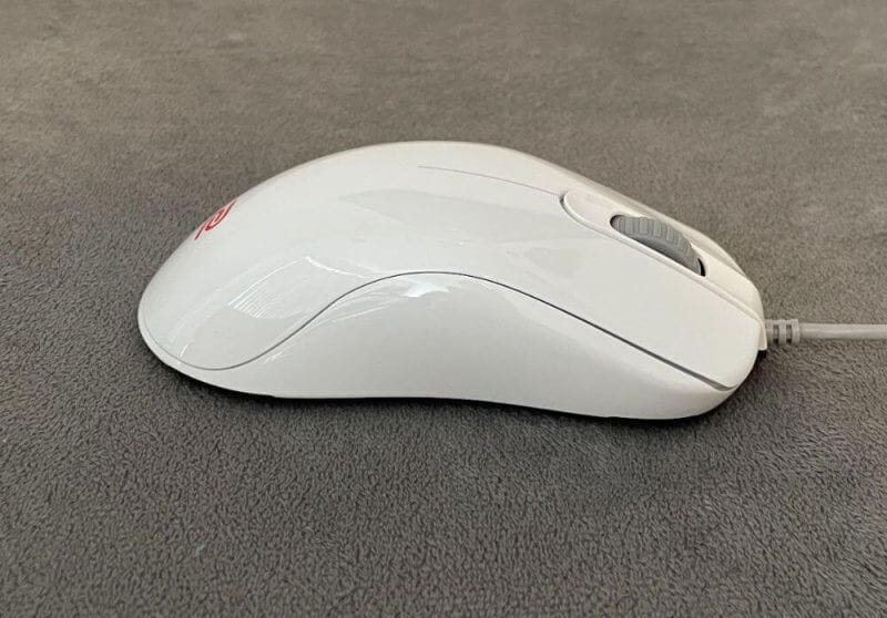 benq zowie fk2b white review5 BenQ Zowie FK2-B Mouse Review