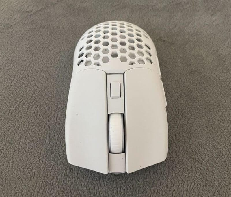 pwnage symm2 review00006 Pwnage Ultra Custom Symm 2 Wireless Mouse Review