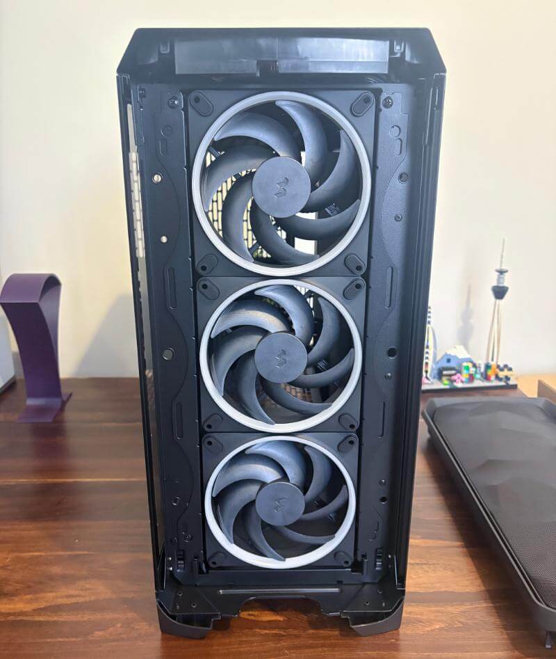 fractal design meshify 3 review4 Fractal Design Meshify 3 Review – A Perfect Blend of Style, Cooling, and Smart Control