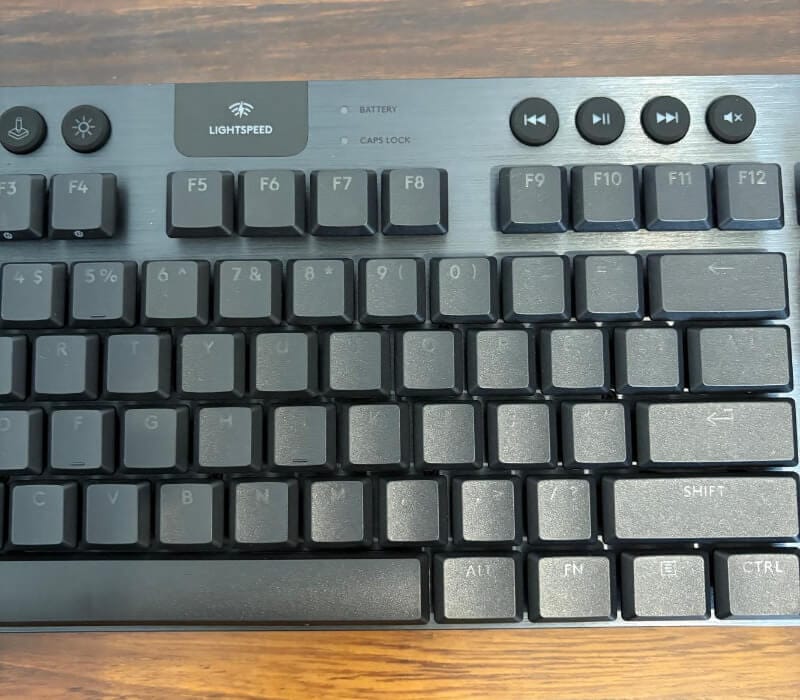 logitech g915 x lightspeed review4 Logitech G915 X TKL Lightspeed Keyboard Review – Precision and Performance in a Sleek Wireless Form