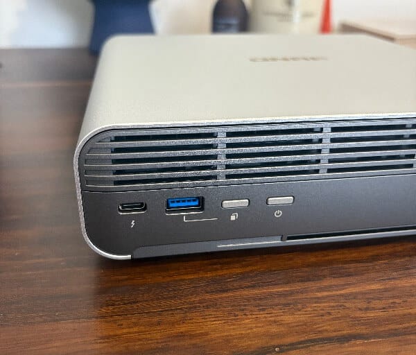 QNAP TBS-h574TX Review – The NAS That Blends Performance, Portability, and Power 5 TBS h574TX Review4 QNAP TBS-h574TX Review – The NAS That Blends Performance, Portability, and Power