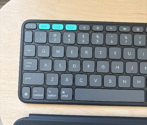 logitech flip folio review8 Logitech Flip Folio Review: A Detachable Keyboard Case That Adapts to Your Day